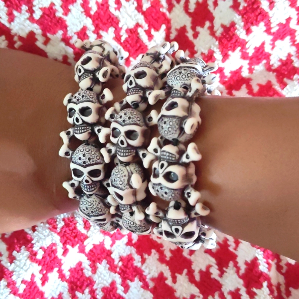 Skulls and bones bracelet set